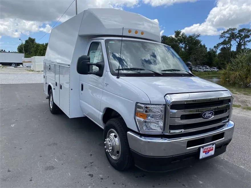 2026 Ford E-350 Base photo 1
