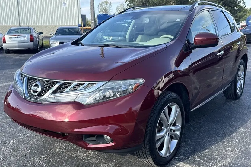 2011 Nissan Murano LE photo 1