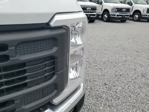 2025 Ford F-350 XL photo 4