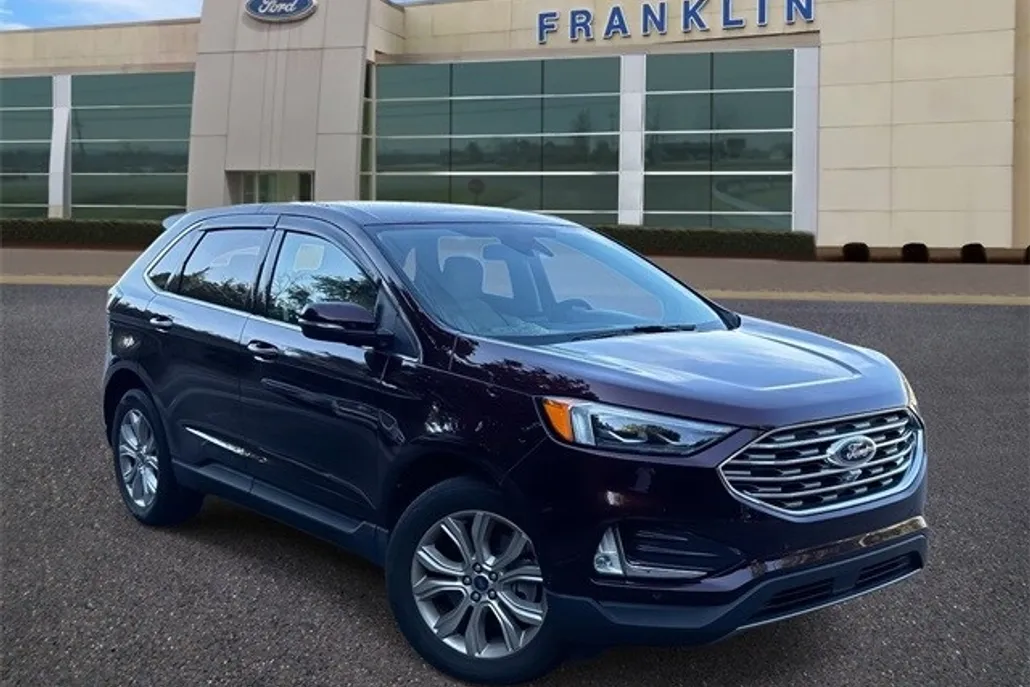2022 Ford Edge Titanium photo 1