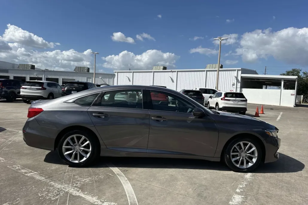 2021 Honda Accord LX photo 1