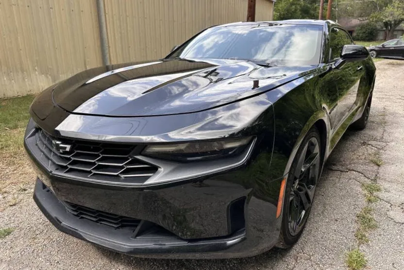 2021 Chevrolet Camaro Coupe 1LT photo 1