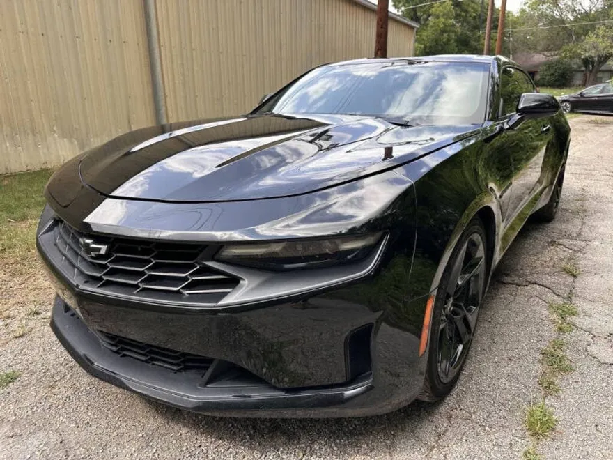2021 Chevrolet Camaro Coupe 1LT photo 1