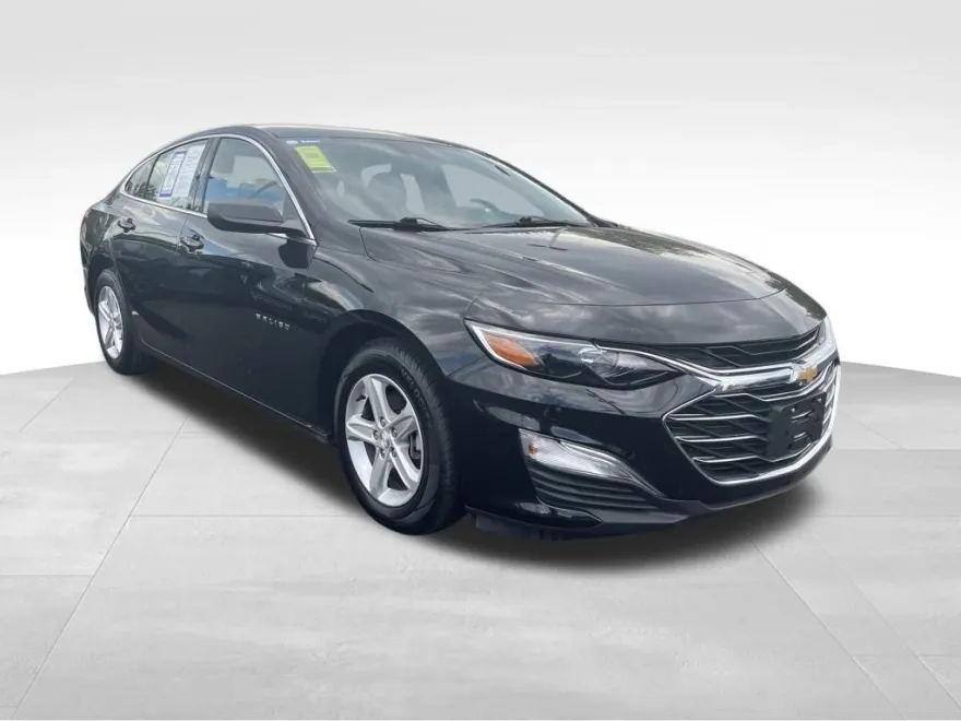2023 Chevrolet Malibu LS photo 1