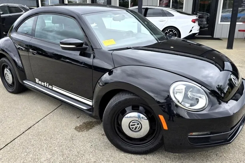 2014 Volkswagen Beetle 2.5L photo 1