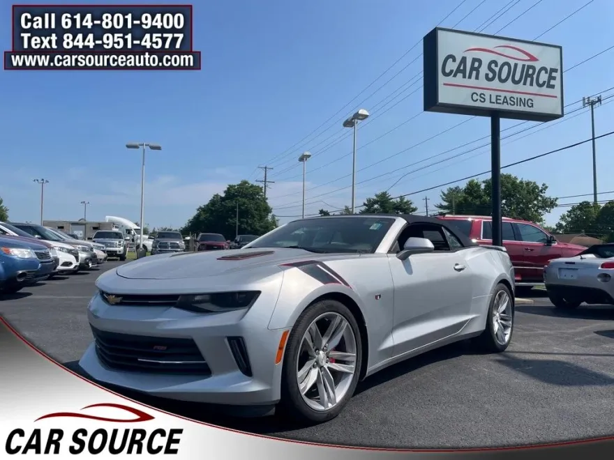2017 Chevrolet Camaro 1LT photo 1