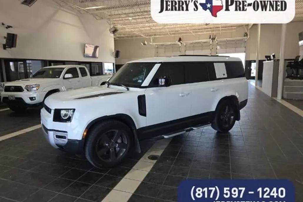 2023 Land Rover Defender S photo 1