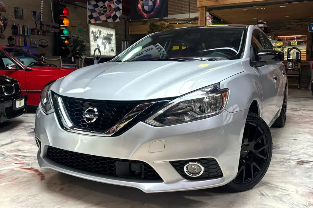 2019 Nissan Sentra SR photo 1