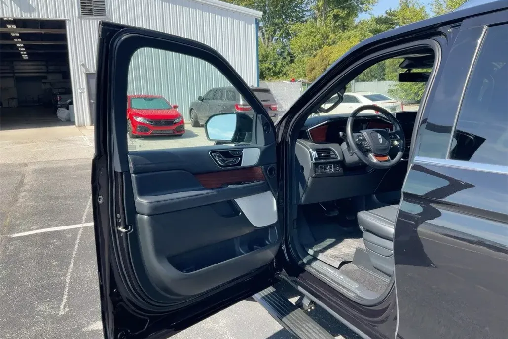 2023 Lincoln Navigator Reserve photo 1