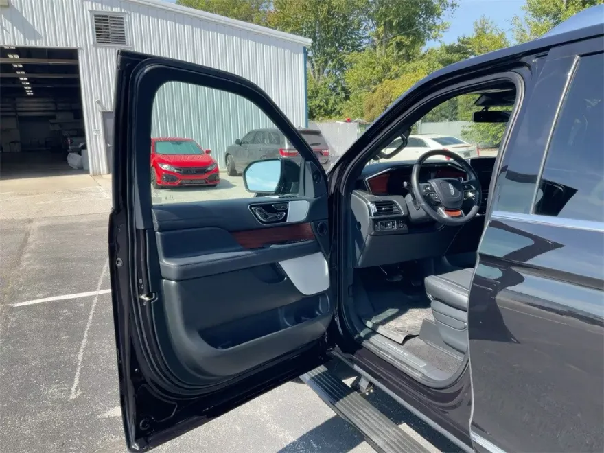2023 Lincoln Navigator Reserve photo 1