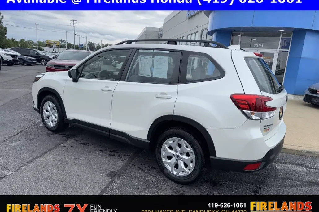2022 Subaru Forester Base photo 1