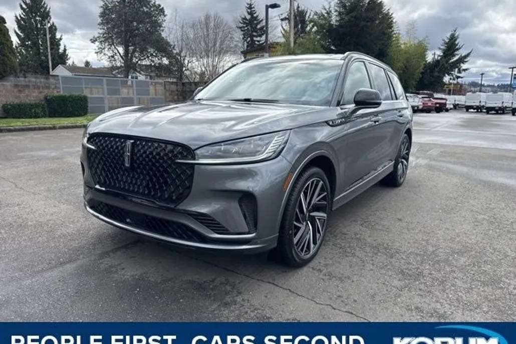 2025 Lincoln Aviator Black Label photo 1