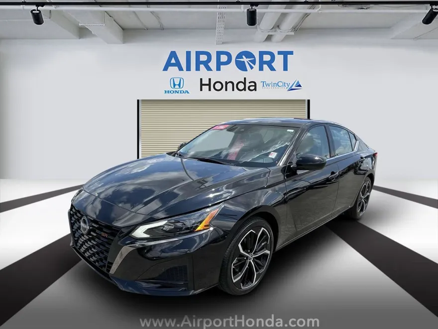 2024 Nissan Altima 2.5 SR photo 1