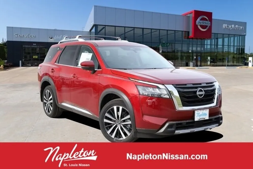2025 Nissan Pathfinder Platinum photo 1
