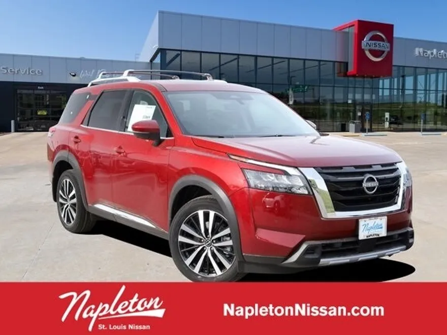 2025 Nissan Pathfinder Platinum photo 1
