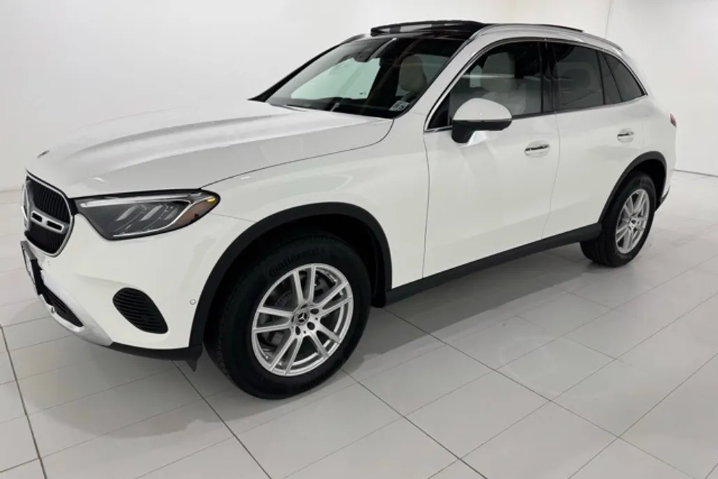 2025 Mercedes Benz GLC 300 4MATIC photo 1