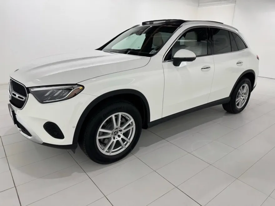 2025 Mercedes Benz GLC 300 4MATIC photo 1