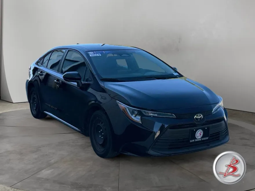 2024 Toyota Corolla LE photo 1
