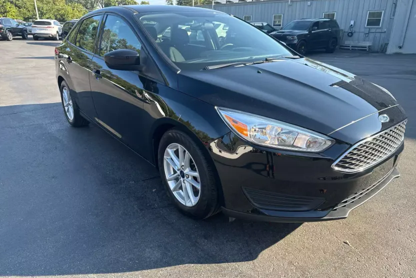 2018 Ford Focus SE photo 1