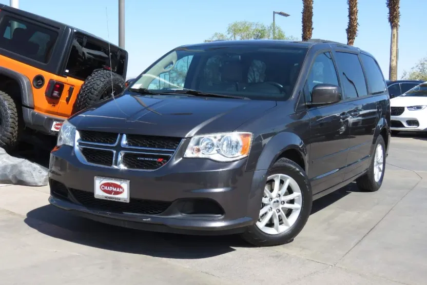2016 Dodge Grand Caravan SXT photo 1