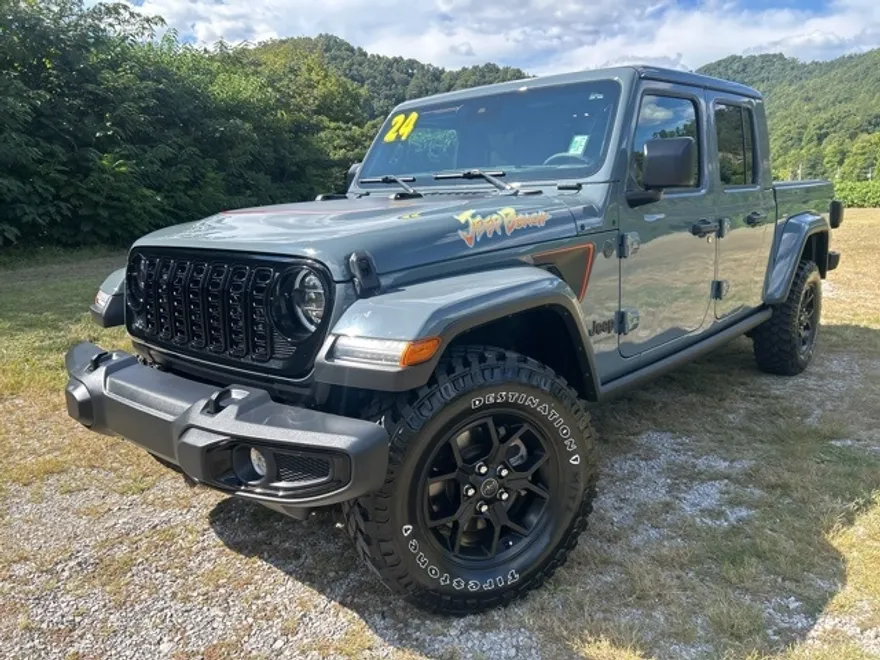 2024 Jeep Gladiator photo 1