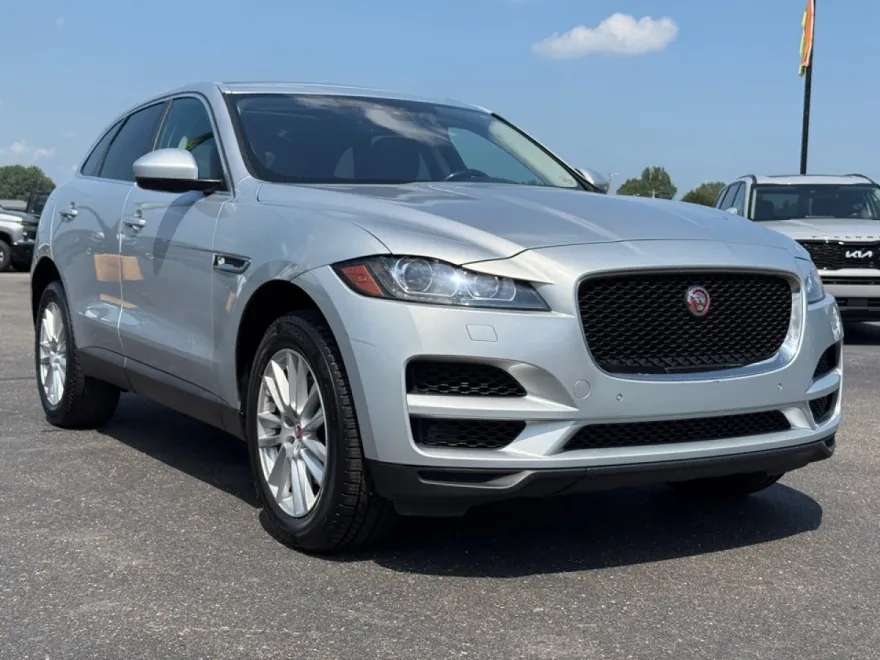 2020 Jaguar F-PACE Prestige photo 1