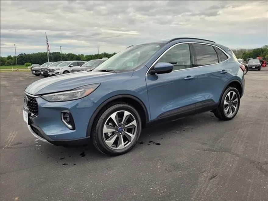 2023 Ford Escape Platinum photo 1