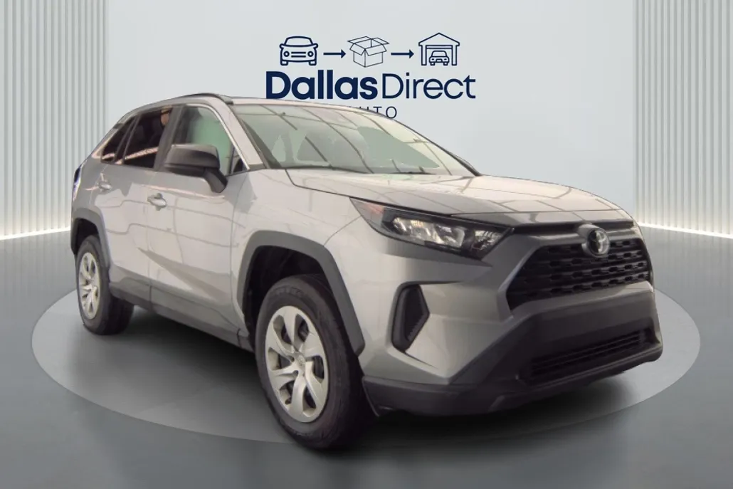 2021 Toyota RAV4 LE photo 1