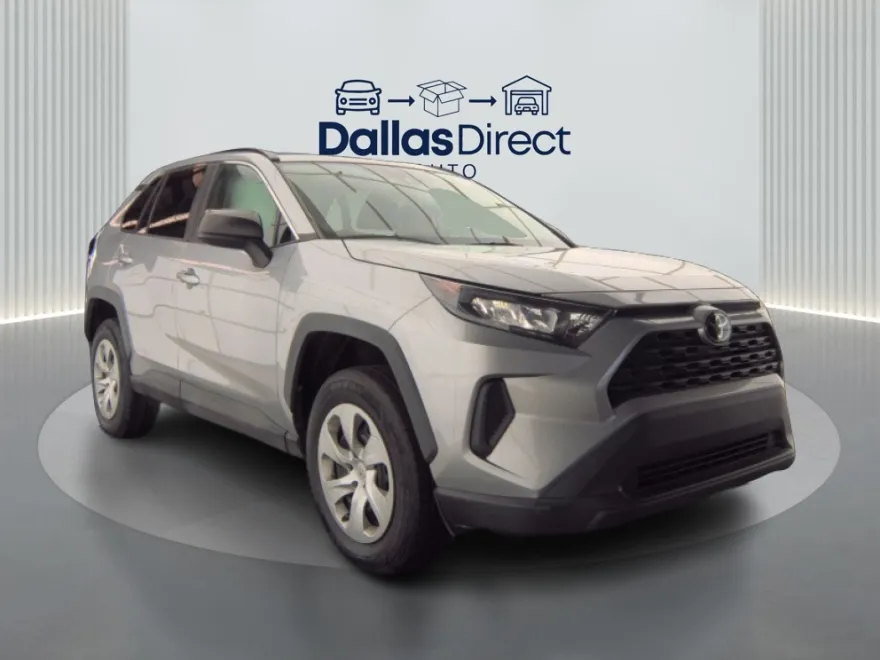 2021 Toyota RAV4 LE photo 1