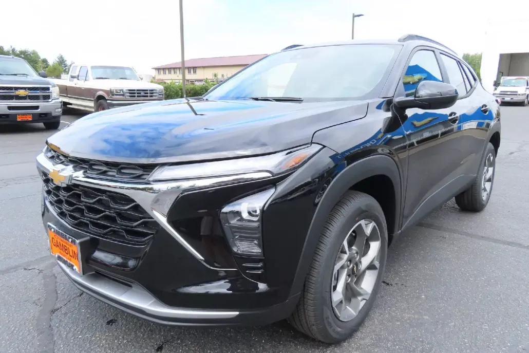 2025 Chevrolet Trax LT photo 1
