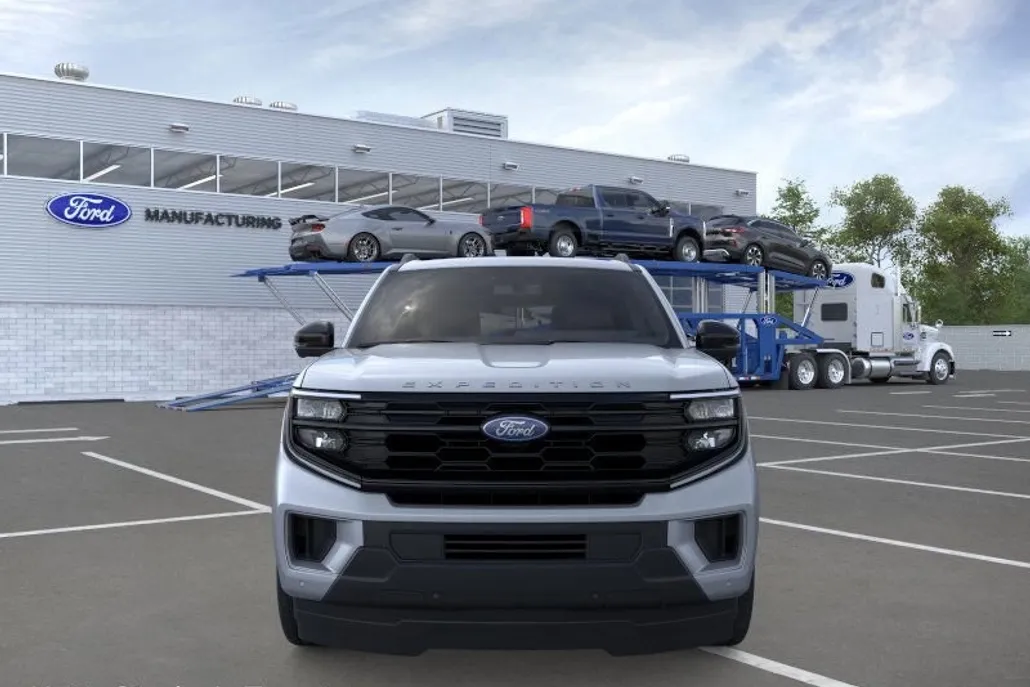 2025 Ford Expedition photo 1