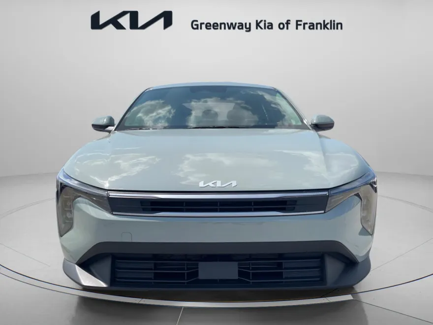 2025 Kia K4 LXS photo 1