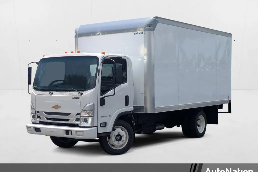 2025 Chevrolet Silverado photo 1