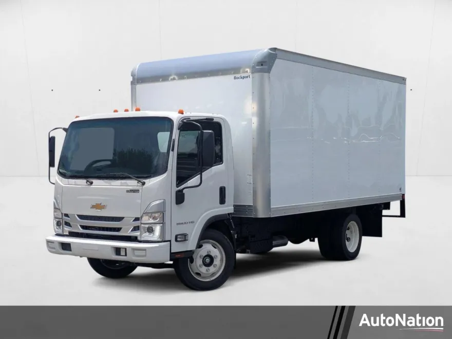 2025 Chevrolet Silverado photo 1
