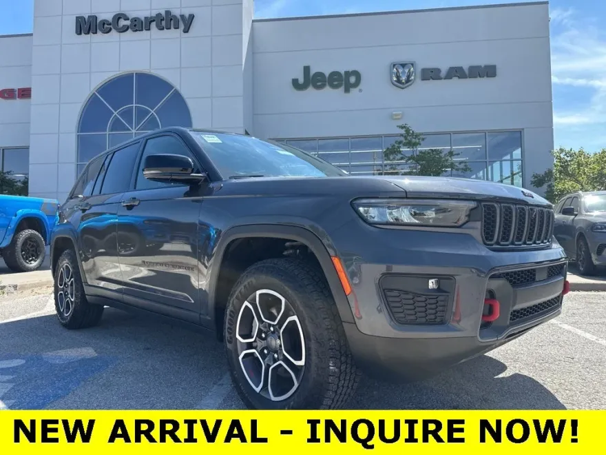2022 Jeep Grand Cherokee Trailhawk photo 1