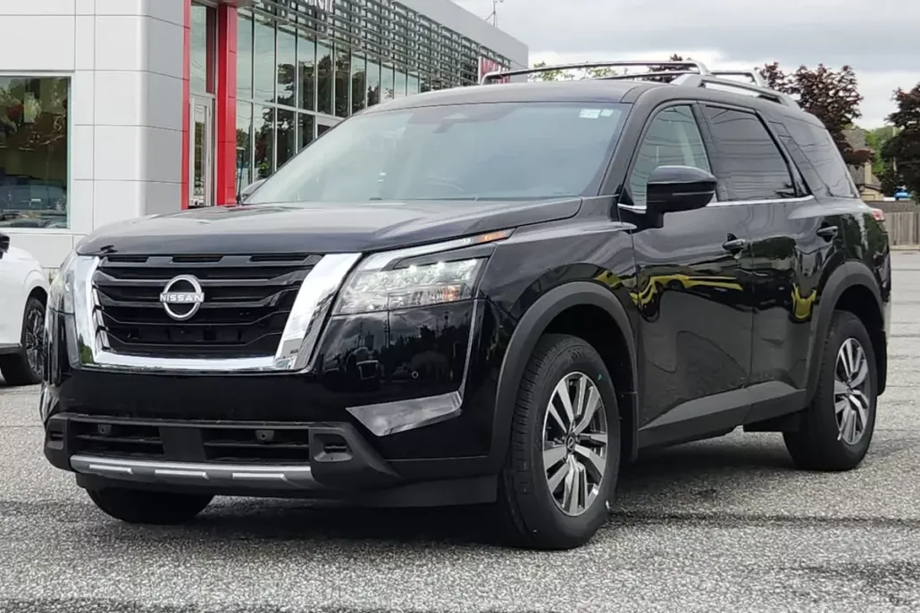 2025 Nissan Pathfinder SL photo 1