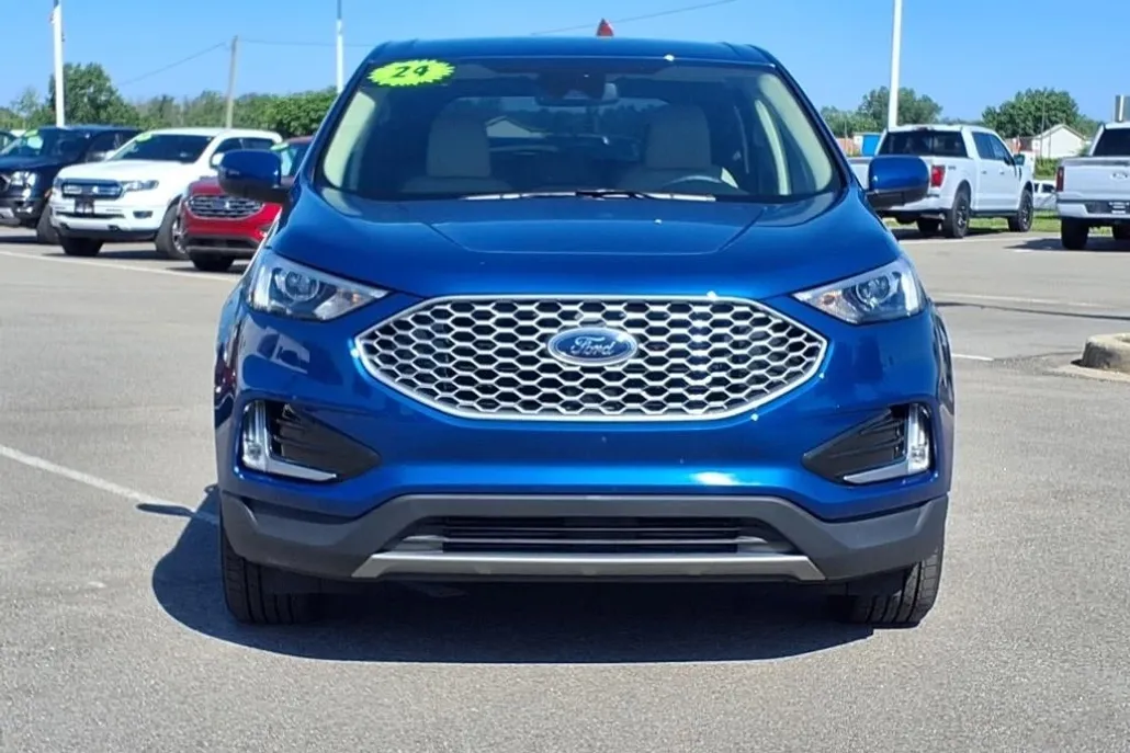 2024 Ford Edge SEL photo 1