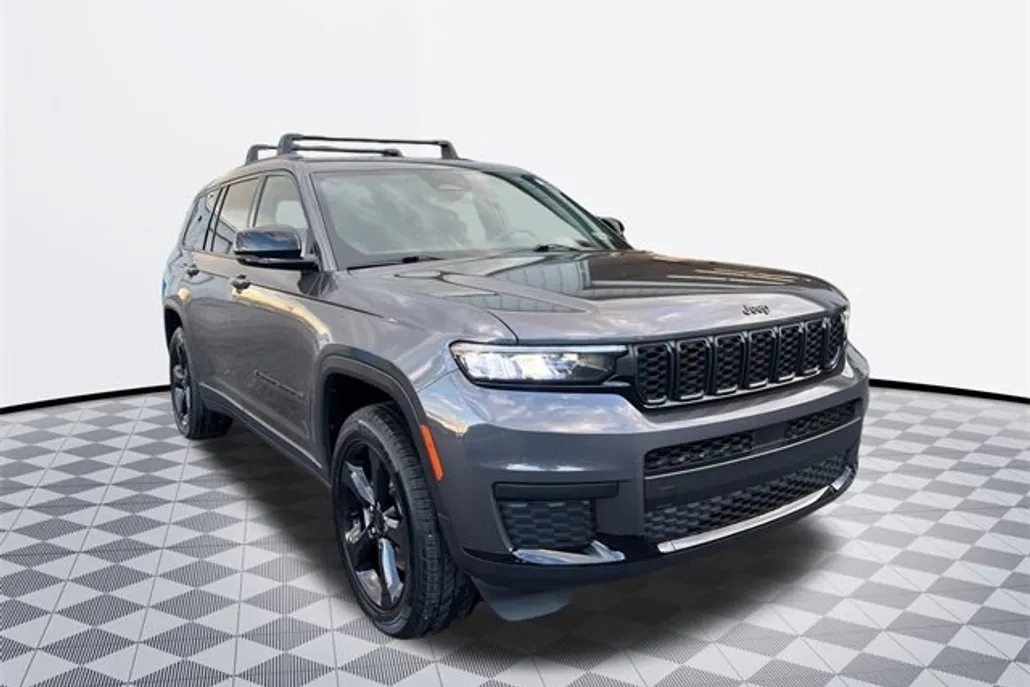 2023 Jeep Grand Cherokee Altitude photo 1