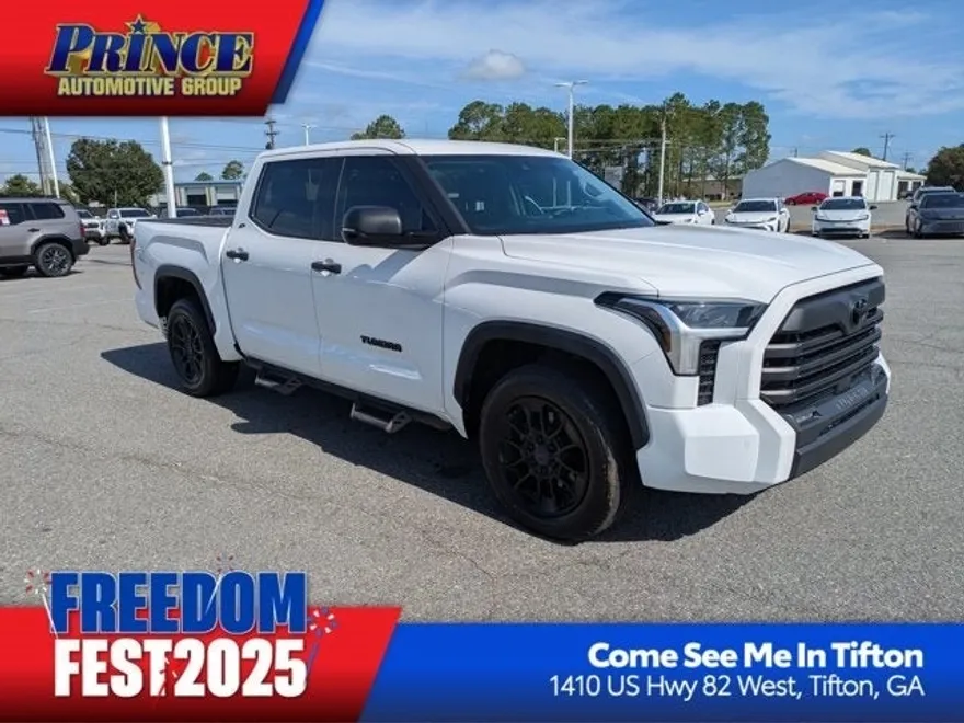 2022 Toyota Tundra SR5 photo 1