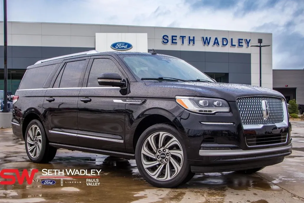 2022 Lincoln Navigator L Reserve photo 1