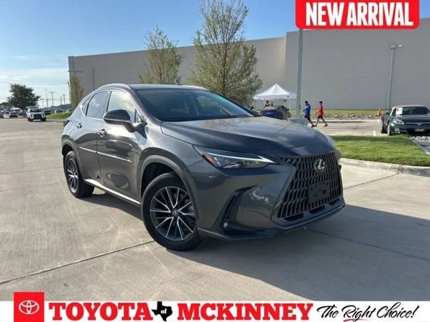 2024 Lexus NX 350h photo 1