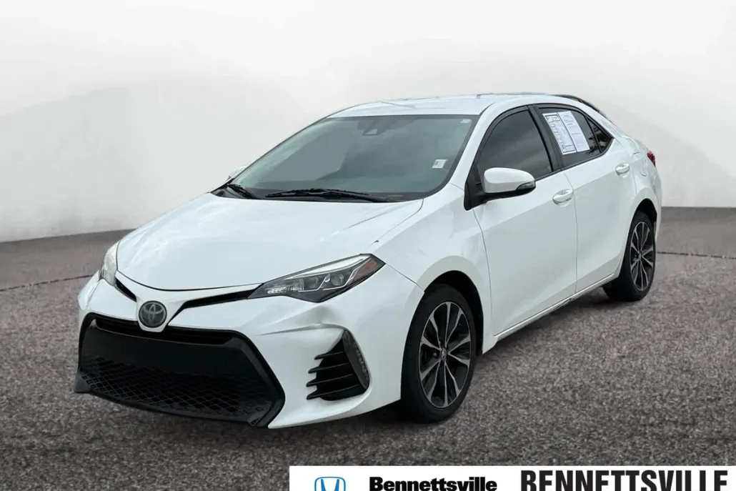 2017 Toyota Corolla L SE photo 1