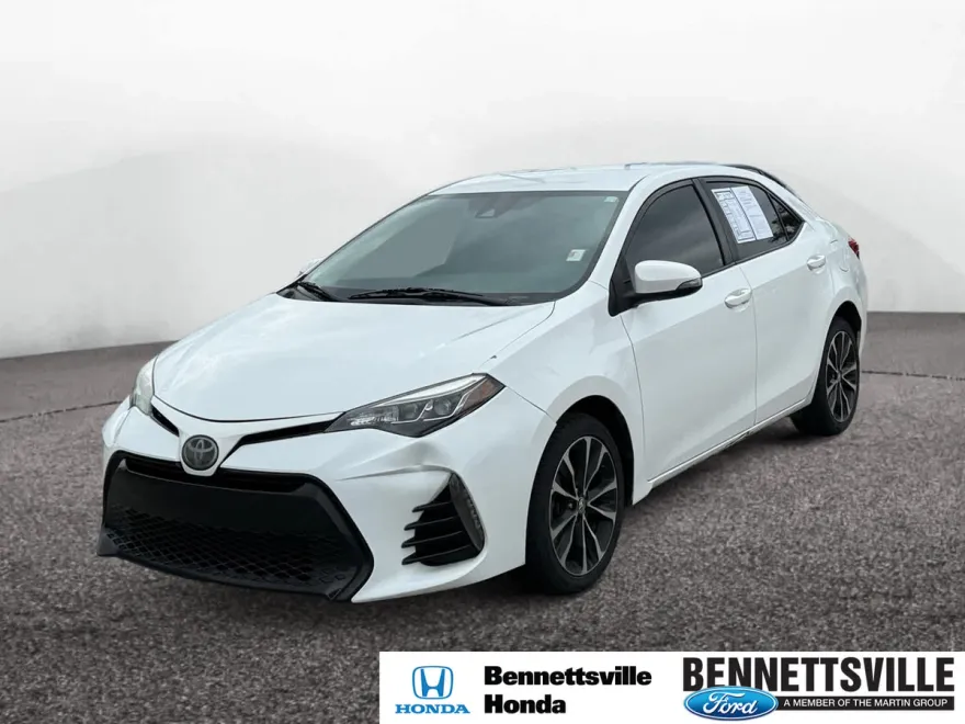 2017 Toyota Corolla L SE photo 1