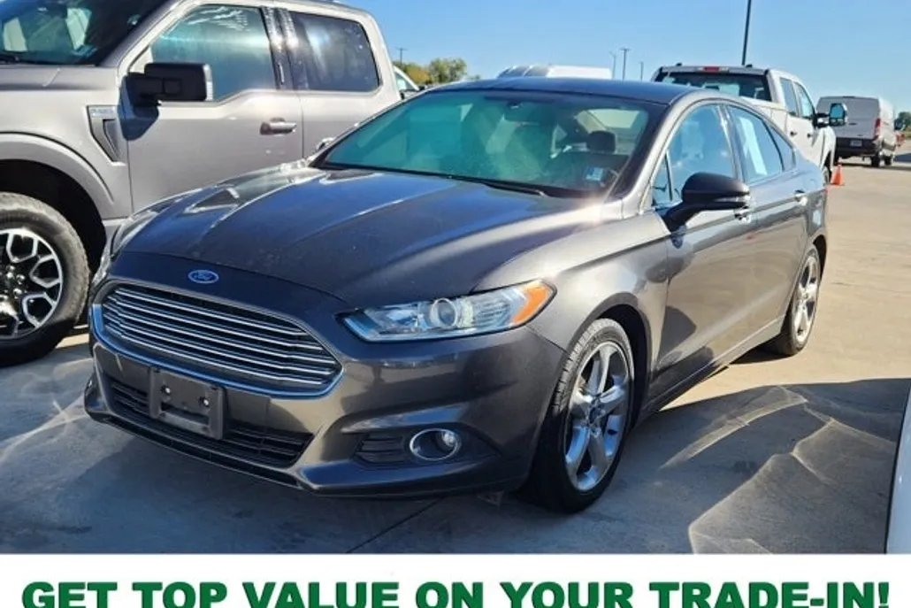 2015 Ford Fusion SE photo 1