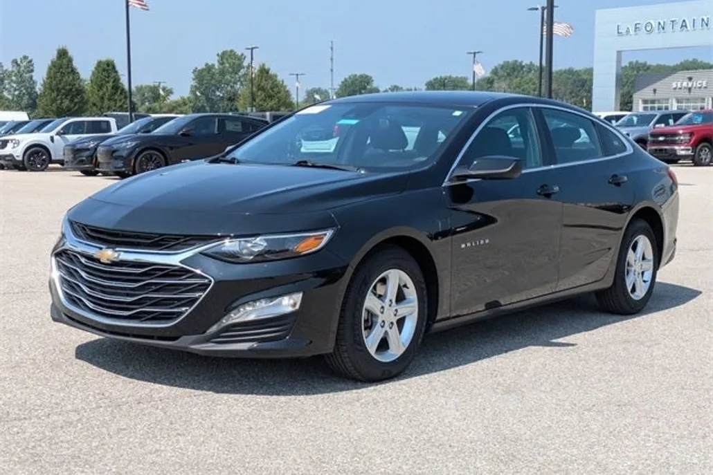 2024 Chevrolet Malibu 1LT photo 1
