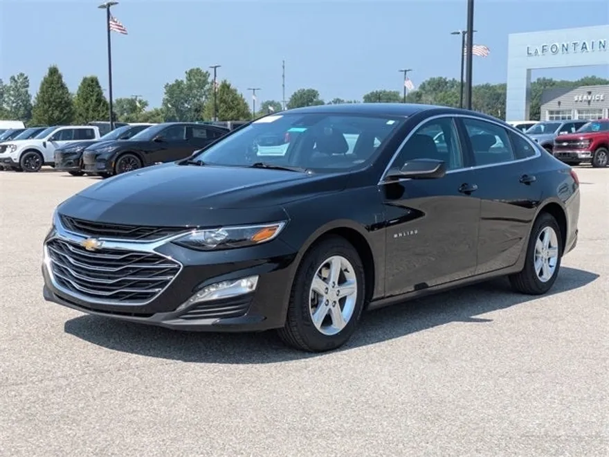 2024 Chevrolet Malibu 1LT photo 1