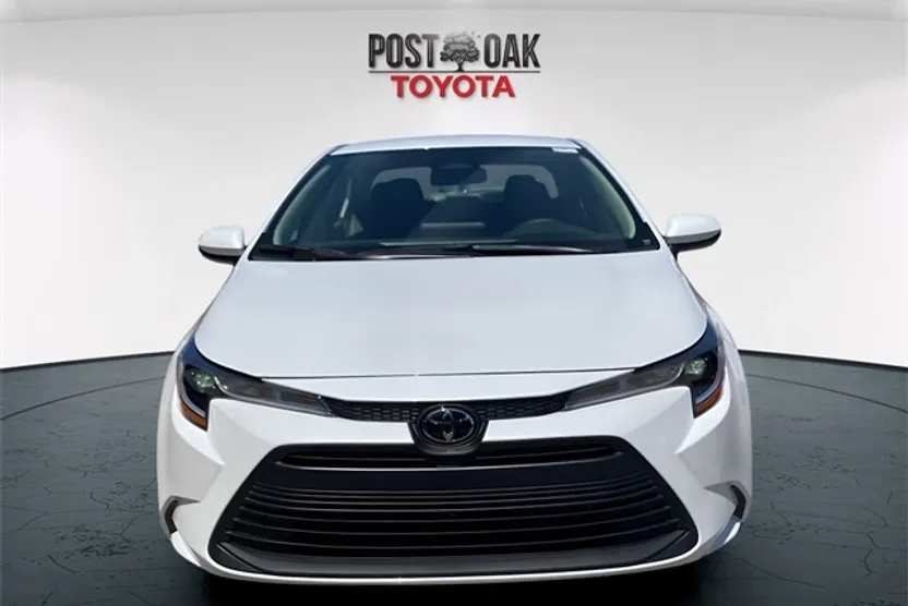2025 Toyota Corolla LE photo 1