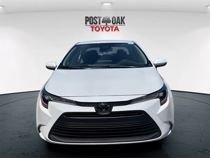 2025 Toyota Corolla LE photo 1