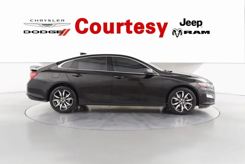 2023 Chevrolet Malibu RS photo 1