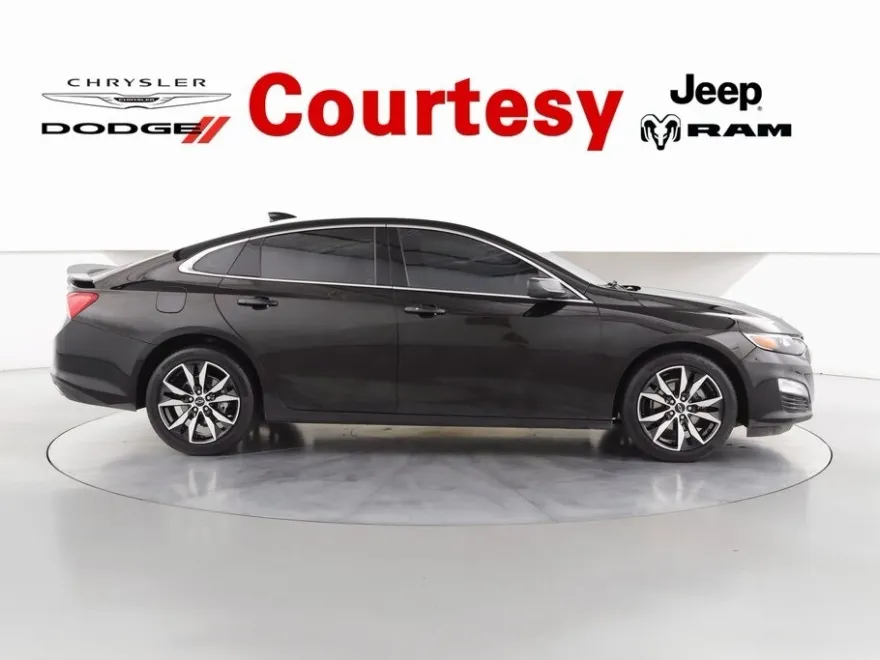 2023 Chevrolet Malibu RS photo 1